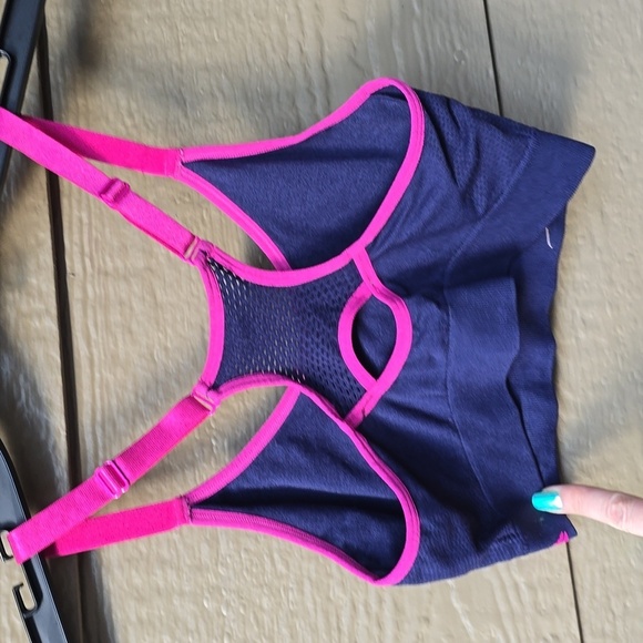 Reebok Women's Seamless Sports Bra Medium Impact Performance  Blue Pink M - Picture 2 of 7